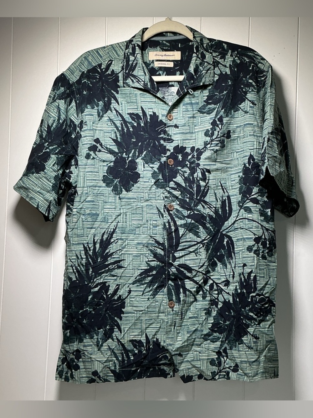 Tommy Bahama Original Fit Men's Medium Floral 100% Silk Short Sleeve Camp Shirt